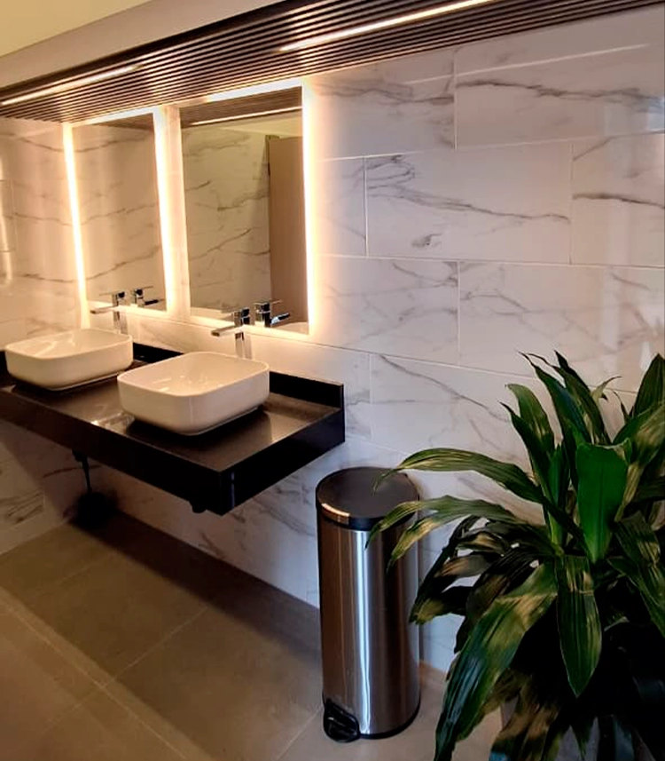 Baños Club Campestre - Imagen 5